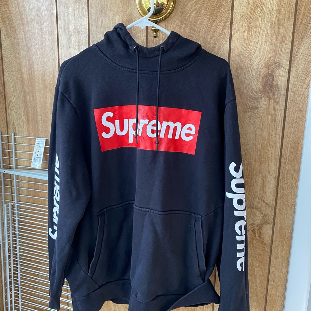 Supreme hoodie